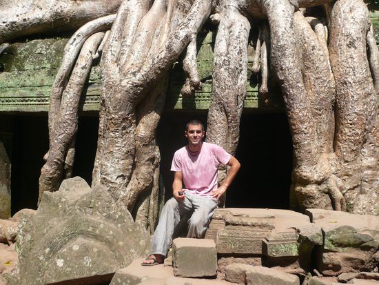 Verschnaufspause im kuehlen Schatten eines Baumes 
