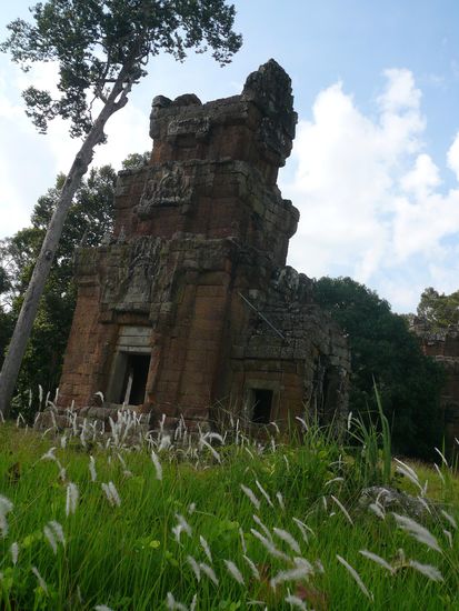Einer der tausend Gebaeude auf dem Tempelareal