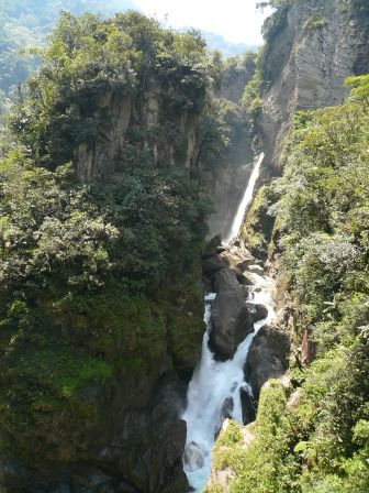 Cascadas del Diabolo, einer von unzähligen Wasserfällen in amazonischer Umgebung