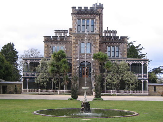 Lernachs Castle... Neuseeland einzigstes Schloß
Schloß???? das ist doch kein Schloß.... die Kiwis halt
