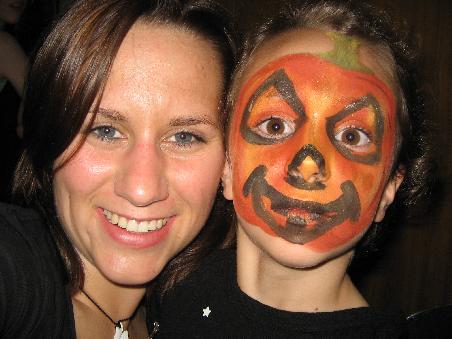 Na wer hat die bessere Halloweenmaske,Rosanna oder ich?