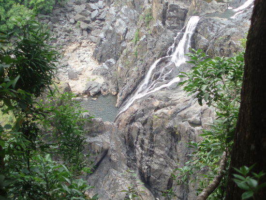 In der Regenzeit führen die Barron Falls wesentlich mehr Wasser als jetzt