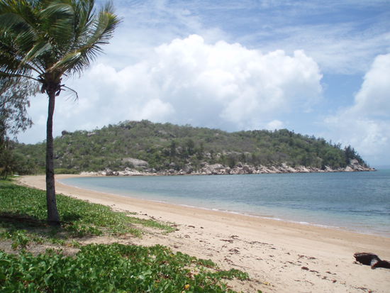 Horseshoe Bay ist der längste Strand der Insel