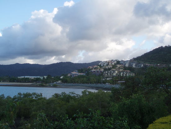 Blick auf Airlie Beach