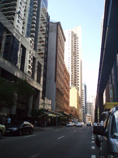 Dunkle Häuserschluchten