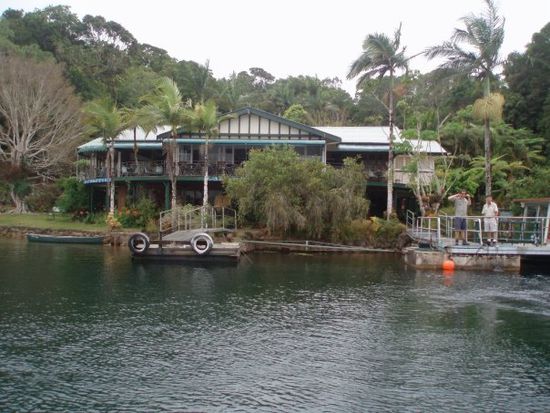 Das Teehaus vom Boot aus