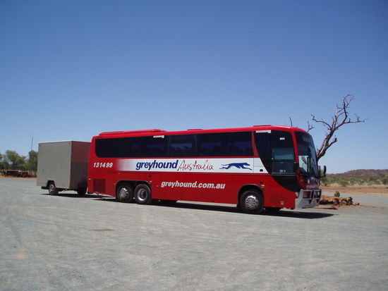 ...und der Greyhound mit extra Post-Anhänger