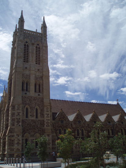 St. Francis Xavier Cathedral - Adelaide ist auch als Stadt der Kirchen bekannt, auch wenn die Einwohner immer wieder betonen, dass es hier eigentlich viel mehr Pubs gibt. Diese Kathedrale wurde in den 1850er Jahren gebaut, der Turm wurde jedoch erst 1996 fertig gestellt!