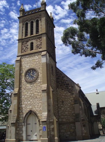 Holy Trinity Church von 1848, die erste anglikanische Kirche in South Australia. Der Kaplan reiste auf der geschichtsträchtigen HMS Buffalo nach South Australia, dem ersten Schiff, dass freie Siedler in die neue Kolonie brachte. Der Grundstein wurde vom ersten Gouverneur höchstpersönlich gelegt.