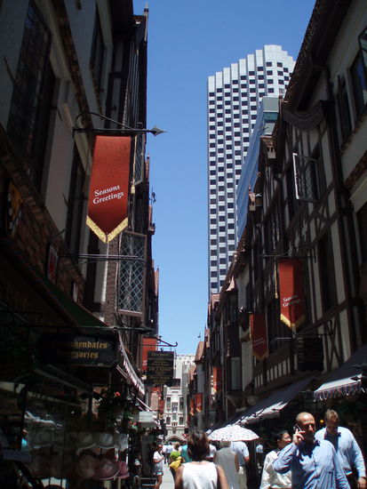 London Court, eine nachgemachte Tudor-Straße mitten in der Innenstadt von Perth