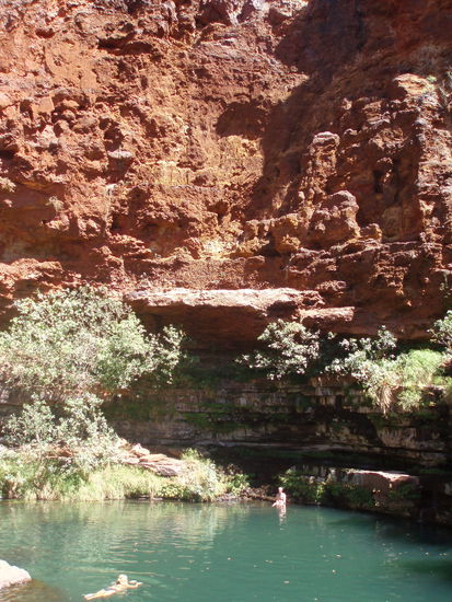 Nach einem kurzen Abstieg schon am Circular Pool angekommen!