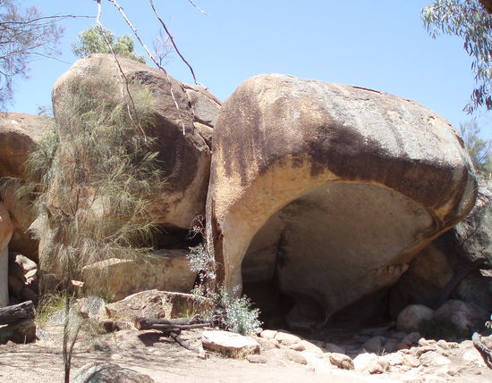 Hippo's Yawn (Nilpferdgähnen) ist ein Felsen in der Nähe des Wave Rock