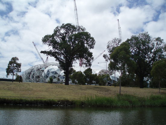 Hier wird gerade die 34. Arena der Stadt gebaut - Melbourne hat mehr Sportstätten als jede andere Stadt der Welt!