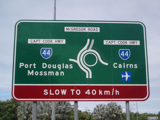 Jedes Mal wenn ich ein Straßenschild sehe, denke ich: "Ach du sch..., ich bin ja wirklich hier!" 