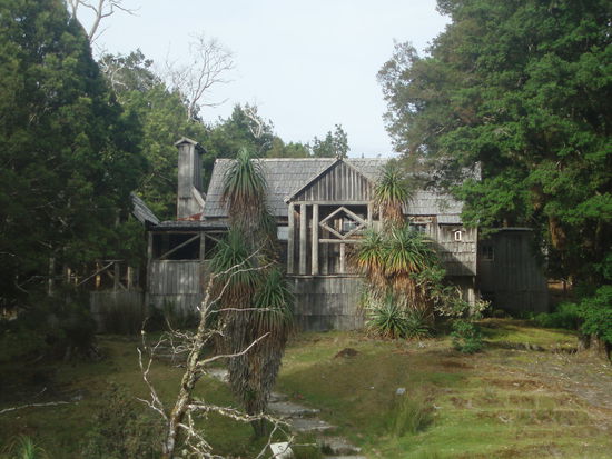 Eine Nachbildung des Waldheim Cottages - hier lebte der Österreicher Gustav Weindorfer, dessen Bemühungen es zu verdanken ist, dass hier ein Nationalpark entstand.