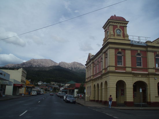 Queenstown ist eine Bergbaustadt, wo noch etwas Wild West-Stimmung herrscht