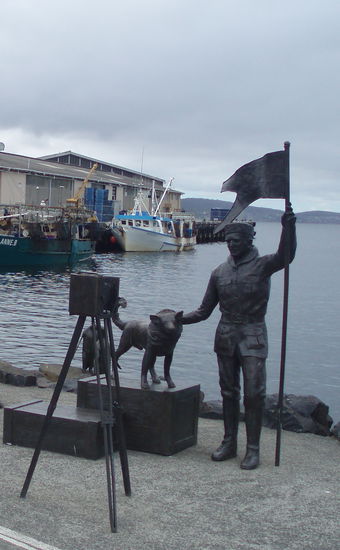 Das Denkmal "Heading South" erinnert and die Entdecker und Forscher, die von Hobart aus gen Süden in die Antarktis aufbrachen