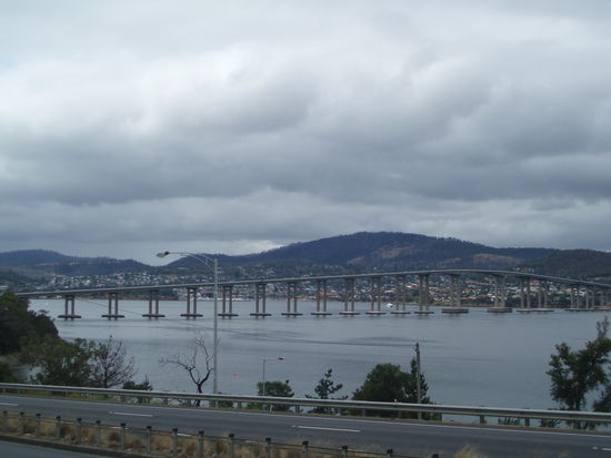 Die Tasman Bridge verbindet Ost- mit Westhobart