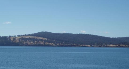 Bruny Island vom Festland ausgesehen