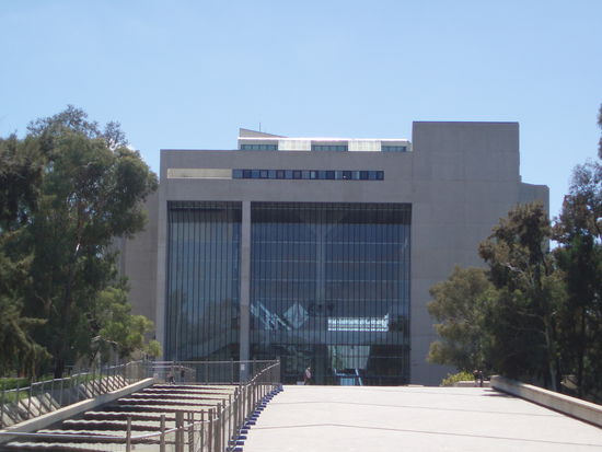 Das Hohe Gericht - auch hier kann man umherwandern und sich die drei großen Gerichtssäle anschauen, wenn gerade nichts stattfindet