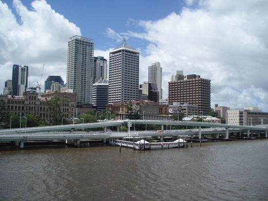 Blick von der Victoria Bridge: Nordufer...