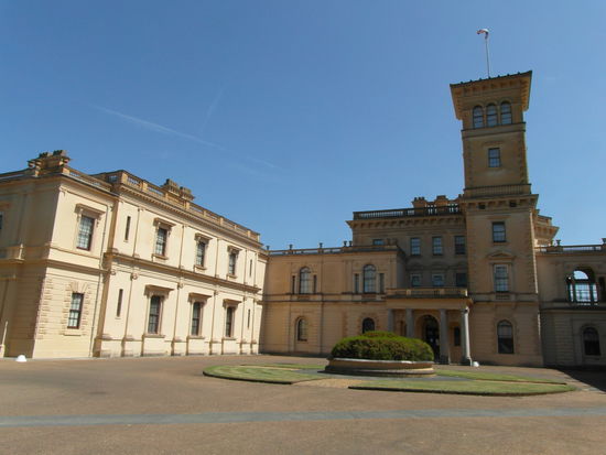 Victoria und ihr Prinzgemahl Albert ließen das Haus im italienischen Stil umbauen - das sieht man sofort!