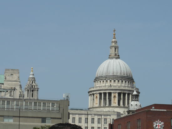 St Paul's Cathedral noch einmal vom Boot aus