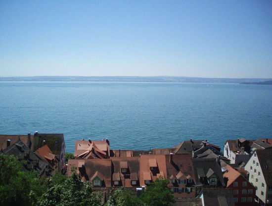 Blick auf die Unterstadt und den See