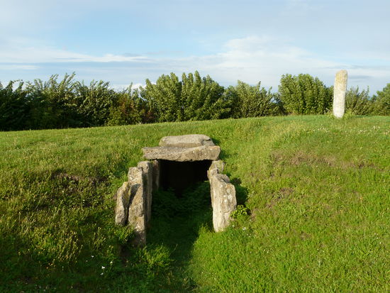 Das Grab und der Menhir