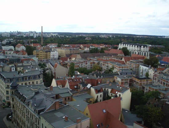 Das weiße Gebäude rechts ist der Dom zu Halle, den wir später noch besuchten