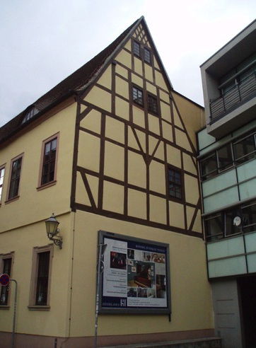 Weiter geht's - das Geburtshaus Händels, in dem sich ein Museum zu seinem Leben und eine Sammlung historischer Musikinstrumente befinden. Leider wollte mein Vater absolut nicht rein... und so hab ich einen Grund, wieder nach Halle zu kommen!