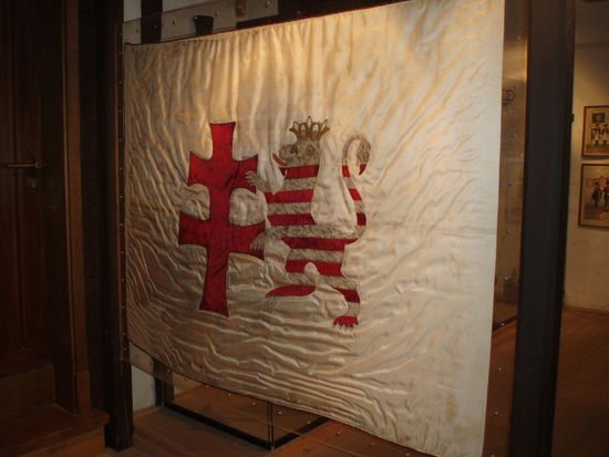 Eine historische Flagge des Landes Hessen