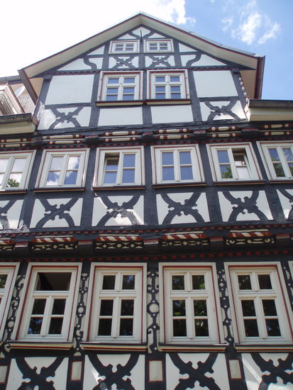 Das Baumeisterhaus ist das beeindruckendste Fachwerkhaus und stammt aus dem Jahr 1609. Der "Baumeister" ließ sich hier wirklich nicht lumpen und zeigte alle seine Fähigkeiten!