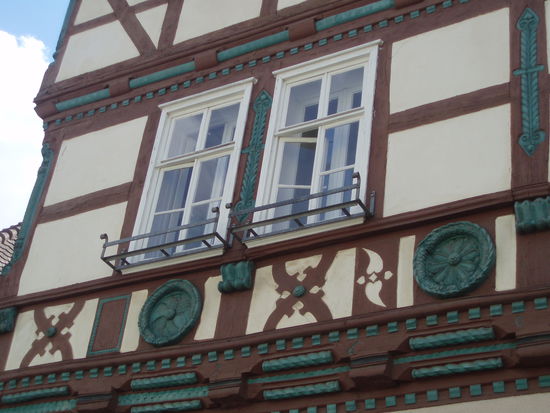 Ein weiteres schönes Fachwerkhaus ist die Linggklause - hier wohnte Leutnant Lingg, der die Stadt vor Napoleon rettete, während der Napoleonischen Kriege.