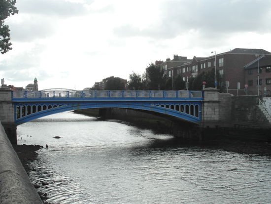 Auf dem Weg von der Stadt zu Pension passierten wir immer wieder Brücken...