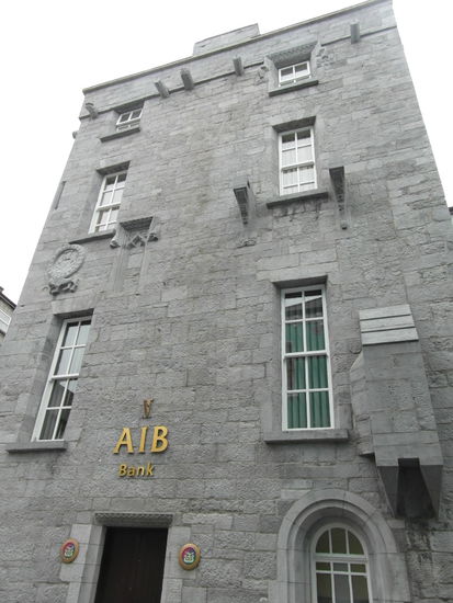 Lynch's Castle, ein mittelalterliches Stadthaus der Familie Lynch, die eine der wichtigsten Familien Galways war. Heute ist es eine Bank.