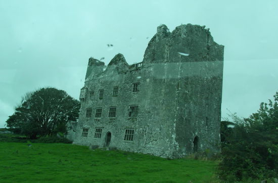 Nur aus dem Fenster: Leamaneh Castle