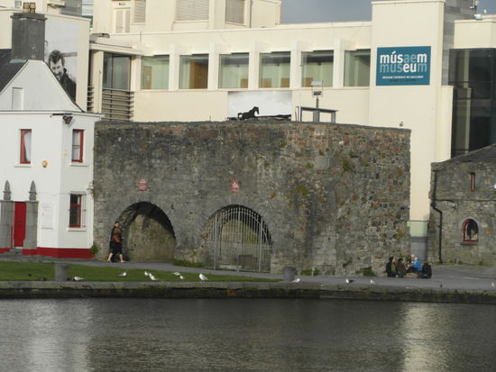 Spanish Arch - der "spanische Bogen" aus dem 16. Jahrhundert