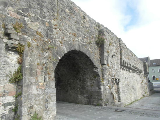 Ursprünglich war er ein Teil der Stadtmauer