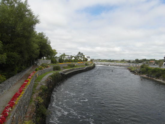 Am Wasser entlang schlenderten wir weiter