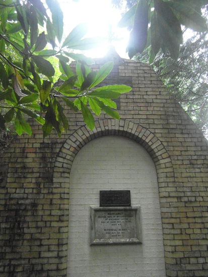 Das Grab von Mitchell &amp; Margaret Henry