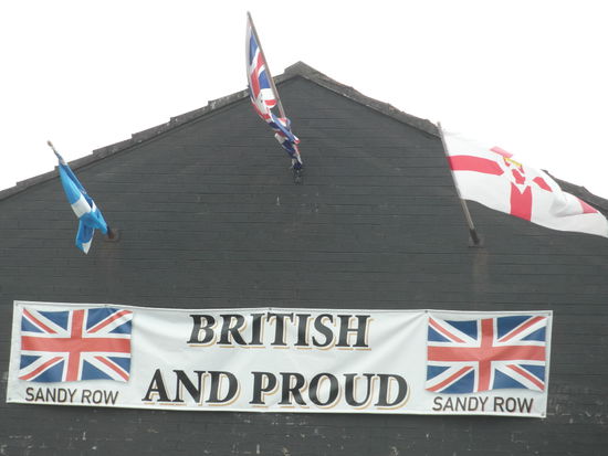 Die Zugehörigkeit der Sandy Row ist nicht zu übersehen