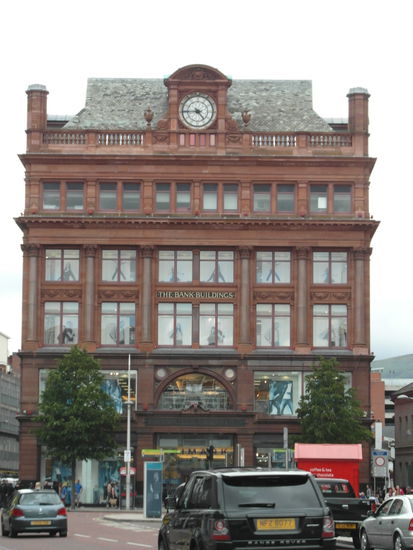 Solche protzigen Gebäude aus dem 19. Jahrhundert finden sich überall in britischen Städten, die eine ähnliche Geschichte haben wie Belfast, darum fühlte ich mich sofort zuhause!