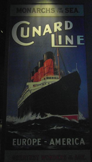 Die erste Ausstellung widmet sich Belfast zur Zeit der Titanic - dies war das Zeitalter der großen Dampfschiffe, die nach Amerika fuhren, und die White Star Line lieferte sich einen Konkurrenzkampf mit der Cunard Line um die schnellsten, größten und schönsten Schiffe