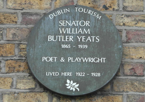 In einem anderen Haus lebte William Butler Yeats - dies ist nur eine kleine Auswahl, viele Häuser hier waren das Zuhause berühmter Künstler oder Wissenschaftler