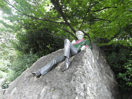 Auf Oscar Wilde trifft man auch im Park!