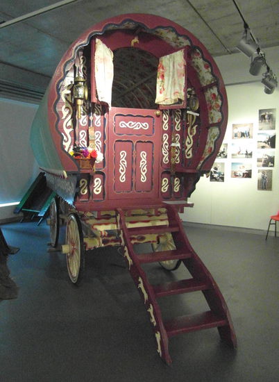 Eine Ausstellung informiert über die Irish Travellers, eine ethnische Gruppe innerhalb des irischen Volkes