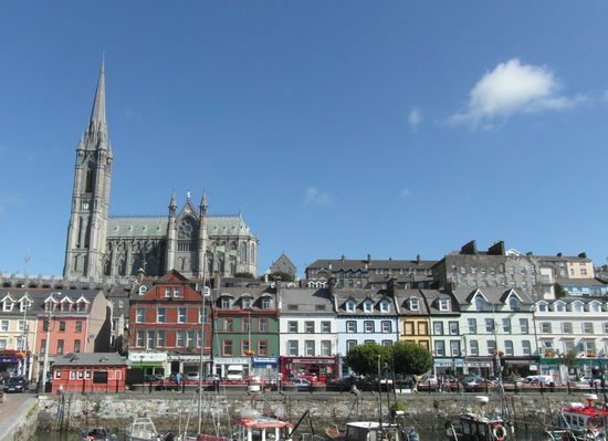 Über der Stadt thront die Kathedrale