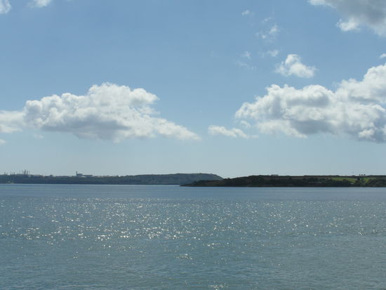 Ausblick auf den Hafen von Cóbh - dort draußen lag die Titanic