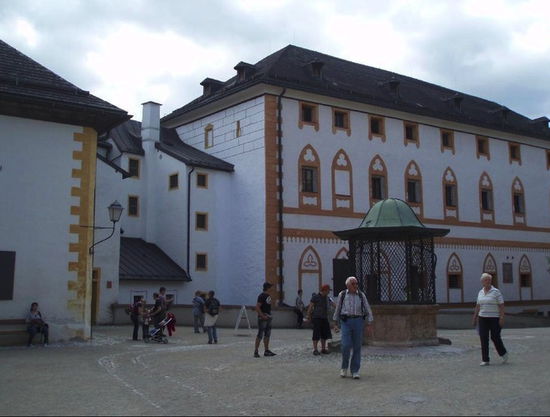 Innenhof mit Zisterne